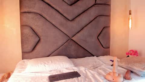 Snapshot of linda_saenz1 chatting on 20, 1, 2025 Linda Saenz online show from 20, 1, 2025