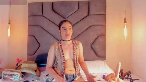 Snapshot of linda_saenz1 chatting on 21, 2, 2025 Linda Saenz online show from 21, 2, 2025