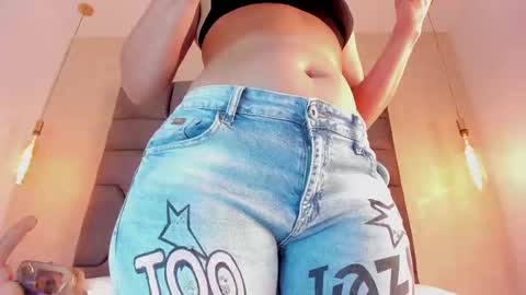 Snapshot of linda_saenz1 chatting on 11, 3, 2025 Linda Saenz online show from 11, 3, 2025