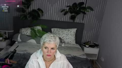 Snapshot of linda_zefir chatting on 26, 4, 2026 Linda Zefir online show from 26, 4, 2026