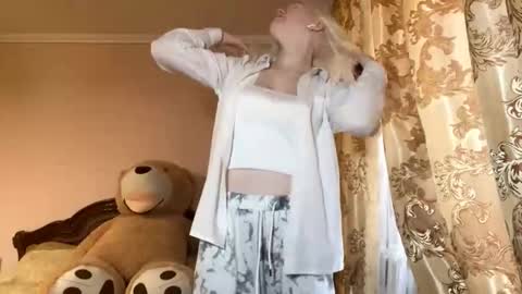 Luna online show from 8, 11, 2025