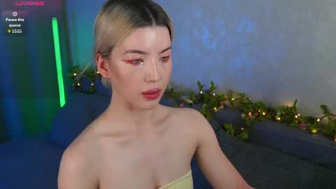 Snapshot of lindathackerr chatting on 19, 6, 2026 Linda online show from 19, 6, 2026