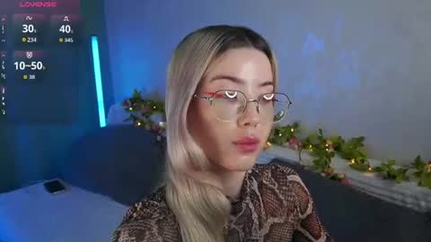 Snapshot of lindathackerr chatting on 2, 7, 2026 Linda online show from 2, 7, 2026
