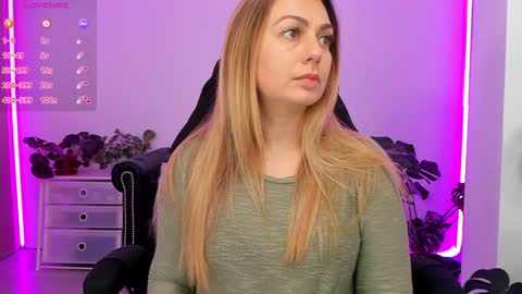 Snapshot of lindawhite_ chatting on 19, 1, 2025 Linda -- online show from 19, 1, 2025