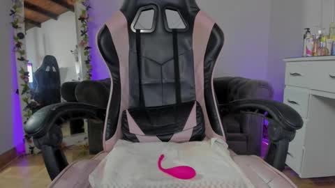 Snapshot of lindsay_khaleesi chatting on 6, 12, 2024 Lindsay online show from 6, 12, 2024