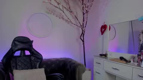 Snapshot of lindsay_khaleesi chatting on 3, 10, 2025 Lindsay online show from 3, 10, 2025