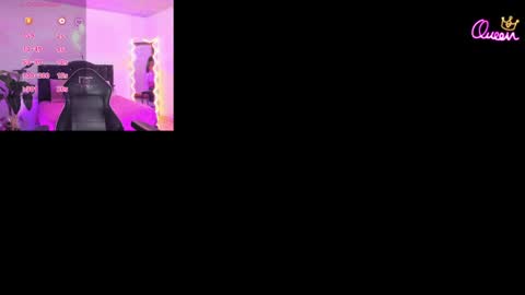 Snapshot of lindsay_tay chatting on 16, 4, 2026 Linda online show from 16, 4, 2026