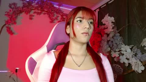 Snapshot of lindseyferrer1 chatting on 4, 4, 2026 LINDSEYFERRER online show from 4, 4, 2026