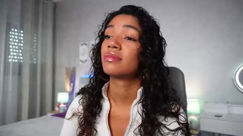 Snapshot of lindseywest chatting on 6, 11, 2025 Lindsey online show from 6, 11, 2025