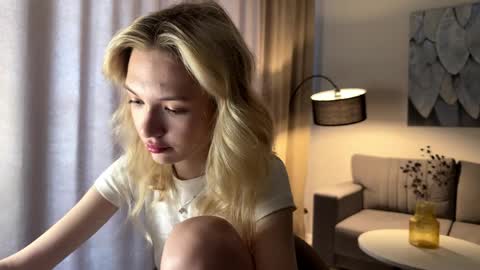 Snapshot of linneabercier chatting on 10, 4, 2026 Emma online show from 10, 4, 2026