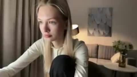 Snapshot of linneabercier chatting on 16, 4, 2026 Emma online show from 16, 4, 2026