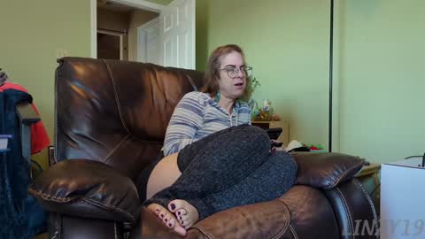 Linzy19 online show from 12, 1, 2025