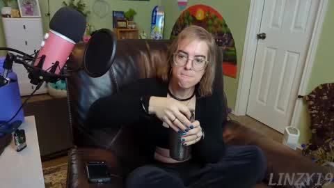 Linzy19 online show from 24, 2, 2025