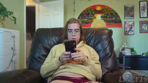 Linzy19 online show from 12, 9, 2025