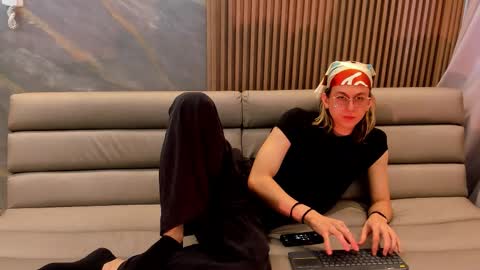 Lior evan online show from 4, 12, 2025