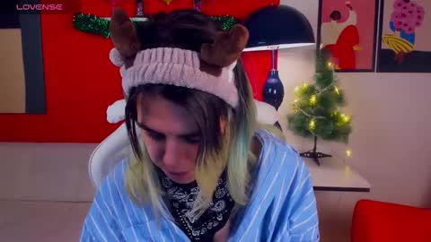 Snapshot of lirabelles chatting on 19, 12, 2025 hello Ill be waiting for you during these hours tue 10am-5pm wed 3am-5pm thu 3am-5pm fri 3am-10am sat 10am-5pm sun 3am-1GMT online show from 19, 12, 2025