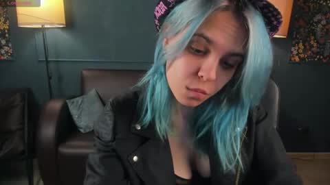 Snapshot of lirabelles chatting on 10, 2, 2026 hello Ill be waiting for you during these hours tue 10am-5pm wed 3am-5pm thu 3am-5pm fri 3am-10am sat 10am-5pm sun 3am-1GMT online show from 10, 2, 2026