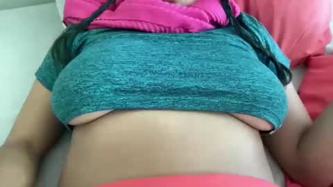 lirioooo8888 online show from 25, 3, 2026