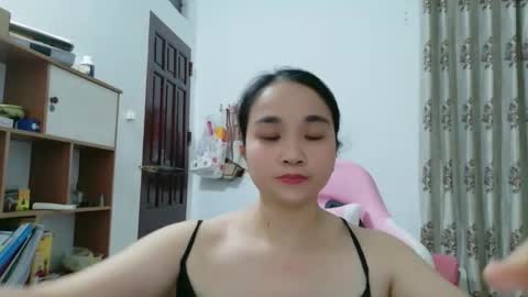 lisa_hanw online show from 18, 5, 2026