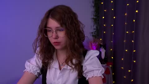  Lisa  online show from 15, 11, 2025