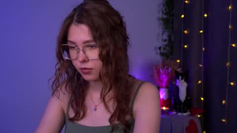  Lisa  online show from 18, 11, 2025