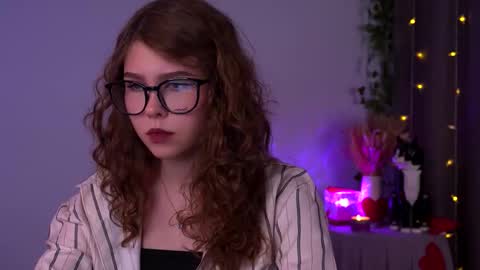  Lisa  online show from 21, 11, 2025