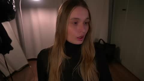 Snapshot of lisa_schiele chatting on 3, 5, 2026 Elisabeth or Lisa online show from 3, 5, 2026
