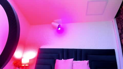 lisa white  online show from 28, 3, 2026