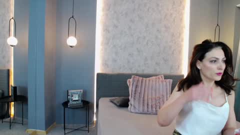 Snapshot of lisacroft chatting on 8, 1, 2025 lisacroft online show from 8, 1, 2025
