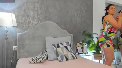 Snapshot of lisacroft chatting on 4, 3, 2026 lisacroft online show from 4, 3, 2026