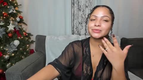 Snapshot of lisaloves6ix9 chatting on 12, 12, 2024 lisaloves6ix9 online show from 12, 12, 2024