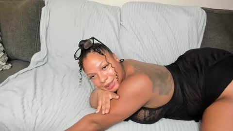 Snapshot of lisaloves6ix9 chatting on 22, 5, 2026 lisaloves6ix9 online show from 22, 5, 2026