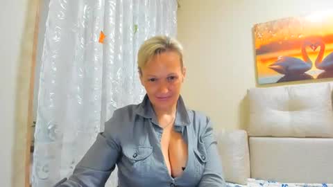 Snapshot of lisasimsx chatting on 17, 7, 2026 Lisasimsxs online show from 17, 7, 2026