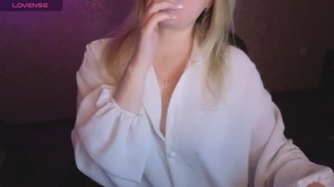 Snapshot of lisenok26 chatting on 9, 6, 2026 Anna online show from 9, 6, 2026