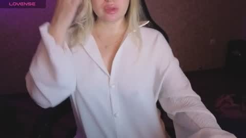 Snapshot of lisenok26 chatting on 15, 6, 2026 Anna online show from 15, 6, 2026