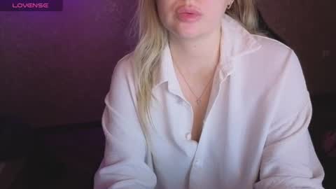 Snapshot of lisenok26 chatting on 18, 6, 2026 Anna online show from 18, 6, 2026