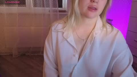 Snapshot of lisenok26 chatting on 23, 7, 2026 Anna online show from 23, 7, 2026