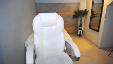 Liseth Fox online show from 10, 1, 2025