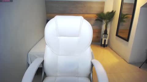 Liseth Fox online show from 8, 3, 2025