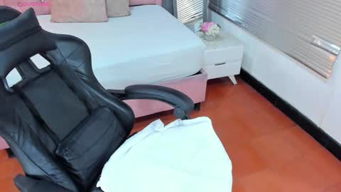 L I S S A  online show from 21, 2, 2026