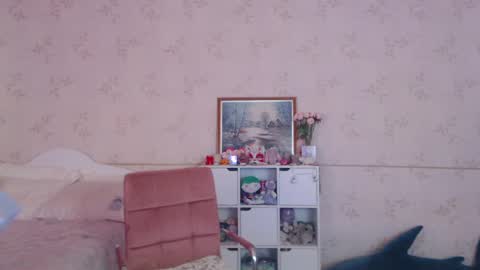 Snapshot of lissalucy chatting on 2, 4, 2026 Alice Dont forget to thumbs up its very important online show from 2, 4, 2026