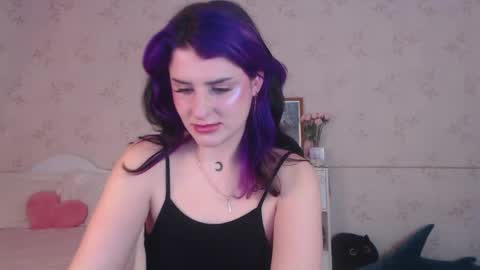Snapshot of lissalucy chatting on 28, 4, 2026 Alice Dont forget to thumbs up its very important online show from 28, 4, 2026