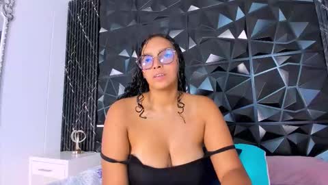 Lissa Vergara  online show from 30, 9, 2025
