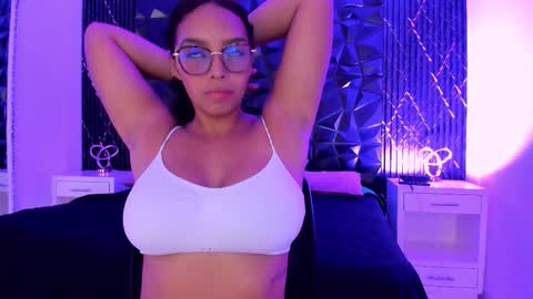 Lissa Vergara  online show from 3, 10, 2025