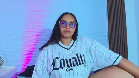 Lissa Vergara  online show from 5, 10, 2025