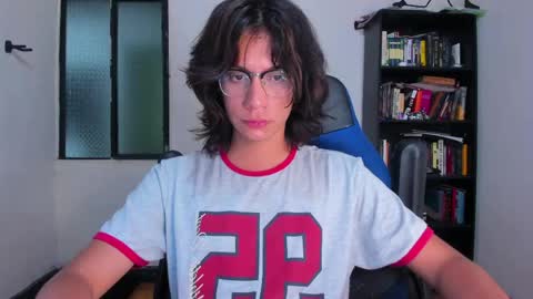 Snapshot of literateboy chatting on 21, 4, 2026 Literateboy online show from 21, 4, 2026