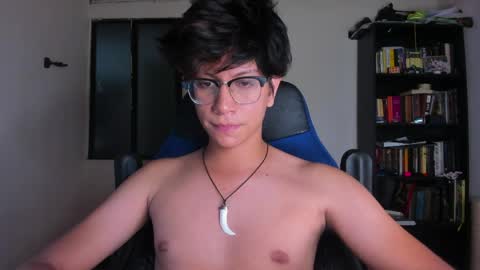 Snapshot of literateboy chatting on 17, 5, 2026 Literateboy online show from 17, 5, 2026