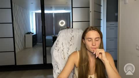 Snapshot of litle_girl05 chatting on 31, 7, 2026 LUNA online show from 31, 7, 2026