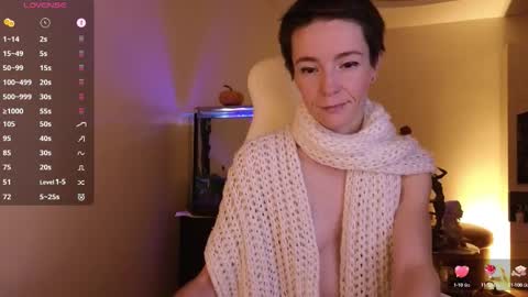 Snapshot of litllle_alis_a chatting on 5, 10, 2025 Alisa online show from 5, 10, 2025