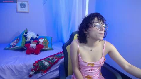 Snapshot of little__amy_ chatting on 24, 12, 2024 AMY online show from 24, 12, 2024